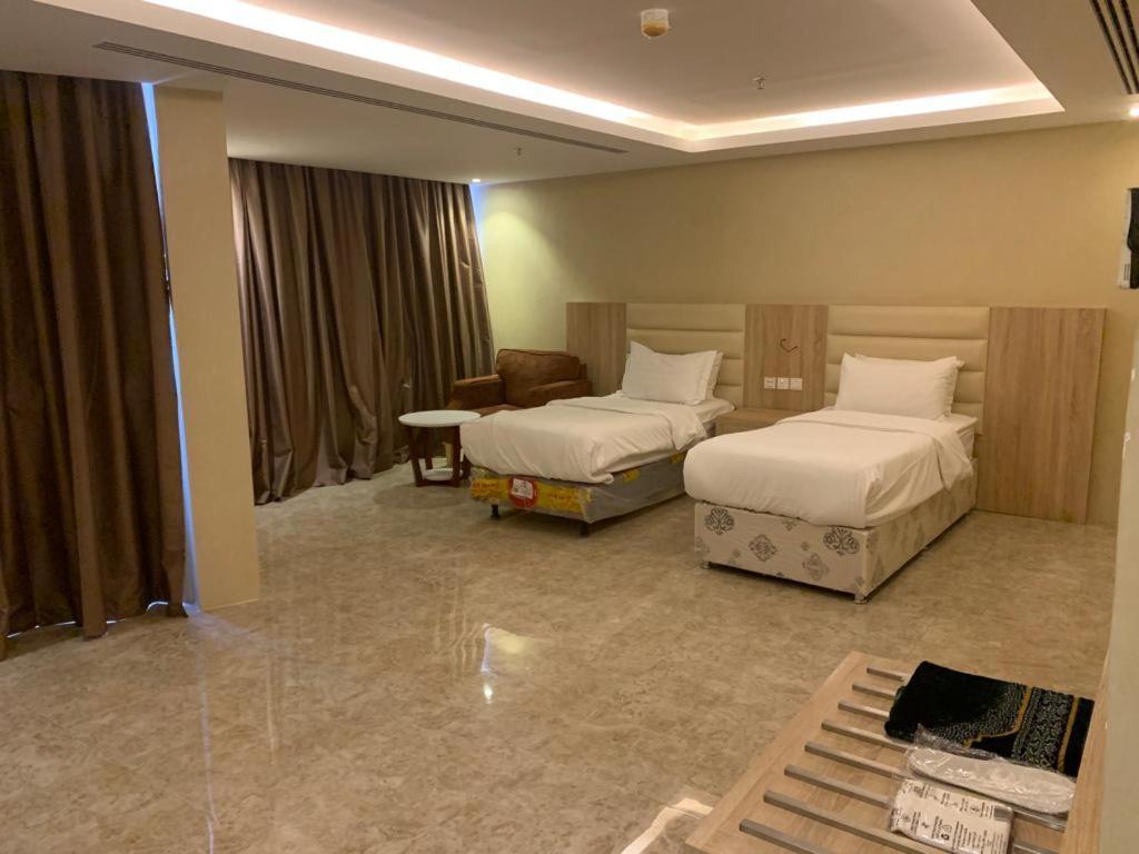 Almakan Hotel 113 Riaad Buitenkant foto