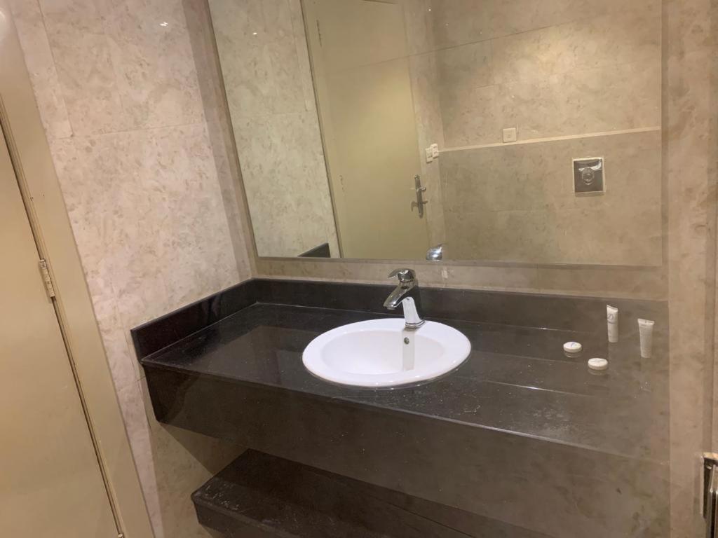 Almakan Hotel 113 Riaad Buitenkant foto